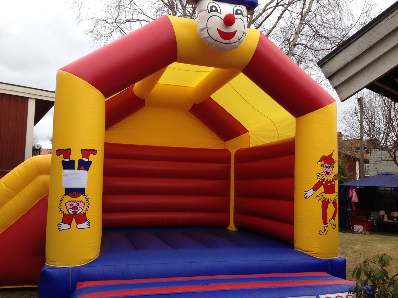 Hoppborg Clown för uthyrning